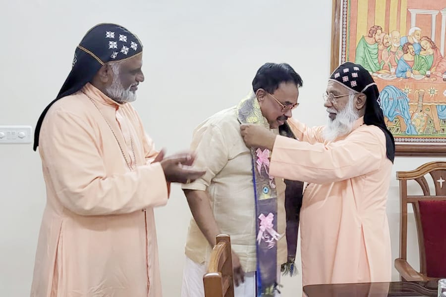 ഫൊക്കാന പ്രസിഡന്റ് ബാബു സ്റ്റീഫന് കാത്തലിക് ബിഷപ്പ് കോൺഫ്രറൻസിന്റെ ആദരവ്