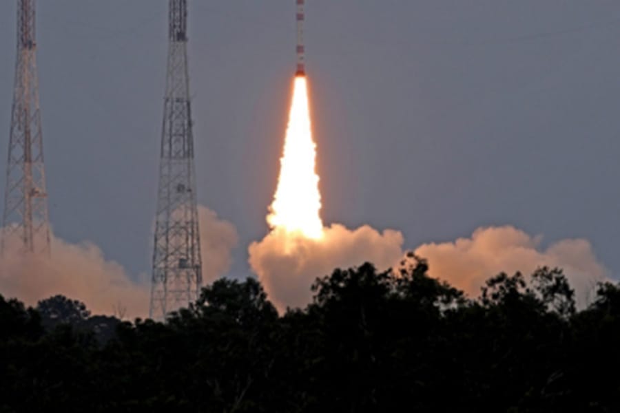 ഐ.എസ്.ആർ.ഒയുടെ പി.എസ്.എൽ.വി -സി55 രണ്ട് ഉപഗ്രഹങ്ങൾ വിക്ഷേപിച്ചു