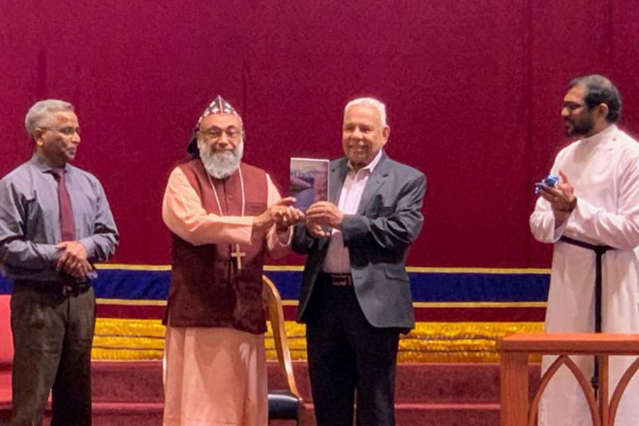 ‘ലവ് ലൈക് എ റിവർ’ പുസ്തകം പ്രകാശനം ചെയ്തു