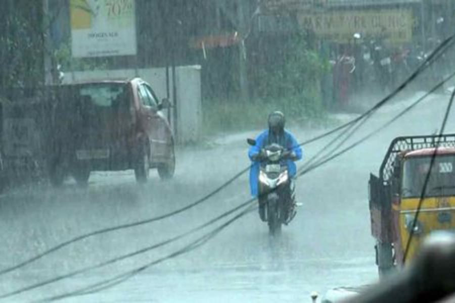 മലപ്പുറം, കോഴിക്കോട്, കണ്ണൂർ, വയനാട് ജില്ലകളിലെ വിദ്യാഭ്യാസ സ്ഥാപനങ്ങള്‍ക്ക് നാളെ അവധി പ്രഖ്യാപിച്ചു.