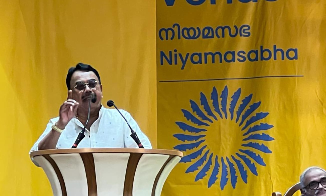 കഠിനാദ്ധ്വാനം ചെയ്യാൻ തയ്യാറുണ്ടോ? അമേരിക്കയിൽ അവസരവമുണ്ട് ഡോ.ബാബു സ്റ്റീഫൻ കേരളീയത്തിൽ ഫൊക്കാന പ്രസിഡന്റിന് ആദരവ്