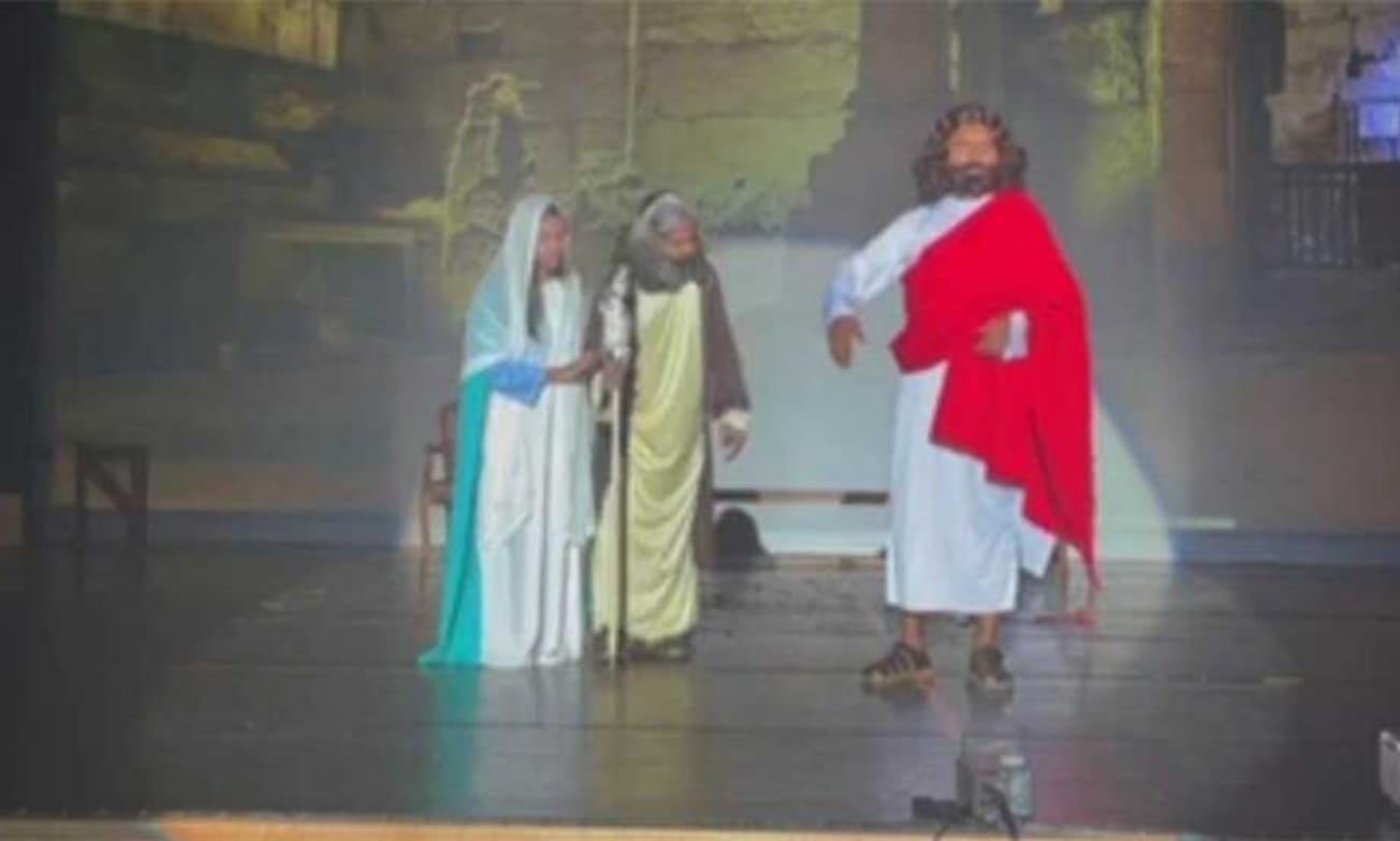 പൗലോസ് കുയിലാടന്‍ സംവിധാനം ചെയ്ത 'നീതിമാന്‍ നസ്രായന്‍' ഒര്‍ലാന്റോ സെന്റ് മേരീസ് ചര്‍ച്ചില്‍ അരങ്ങേറി