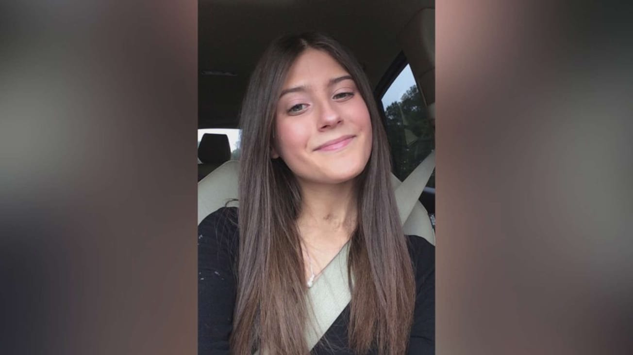 ഇരട്ട ശ്വാസകോശം മാറ്റിവയ്ക്കലിന്  വിധേയയായ വിദ്യാർത്ഥിനി മരിച്ചു