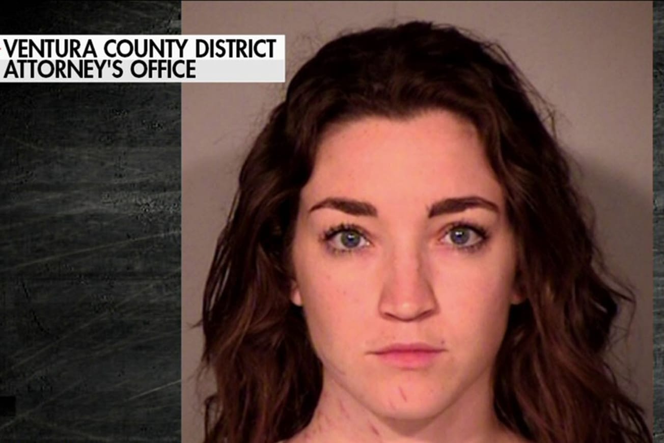 കഞ്ചാവ് ലഹരിയിൽ  കാമുകനെ 100-ലധികം കുത്തിക്കൊലപ്പെടുത്തിയ സ്ത്രീക്ക് ജയിൽശിക്ഷയില്ല