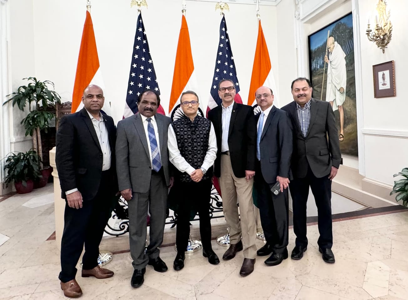 ഇന്ത്യ പ്രസ് ക്ലബ് ഓഫ് നോർത്ത് അമേരിക്ക പ്രതിനിധികൾ ന്യൂയോർക്കിലെ  കോൺസൽ ജനറൽ ബിനയ  പ്രധാനുമായി ചർച്ച നടത്തി