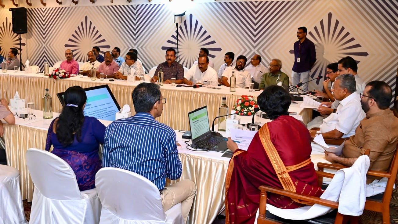 ലോക കേരളസഭ ക്രമീകരണങ്ങൾ മുഖ്യമന്ത്രി വിലയിരുത്തി