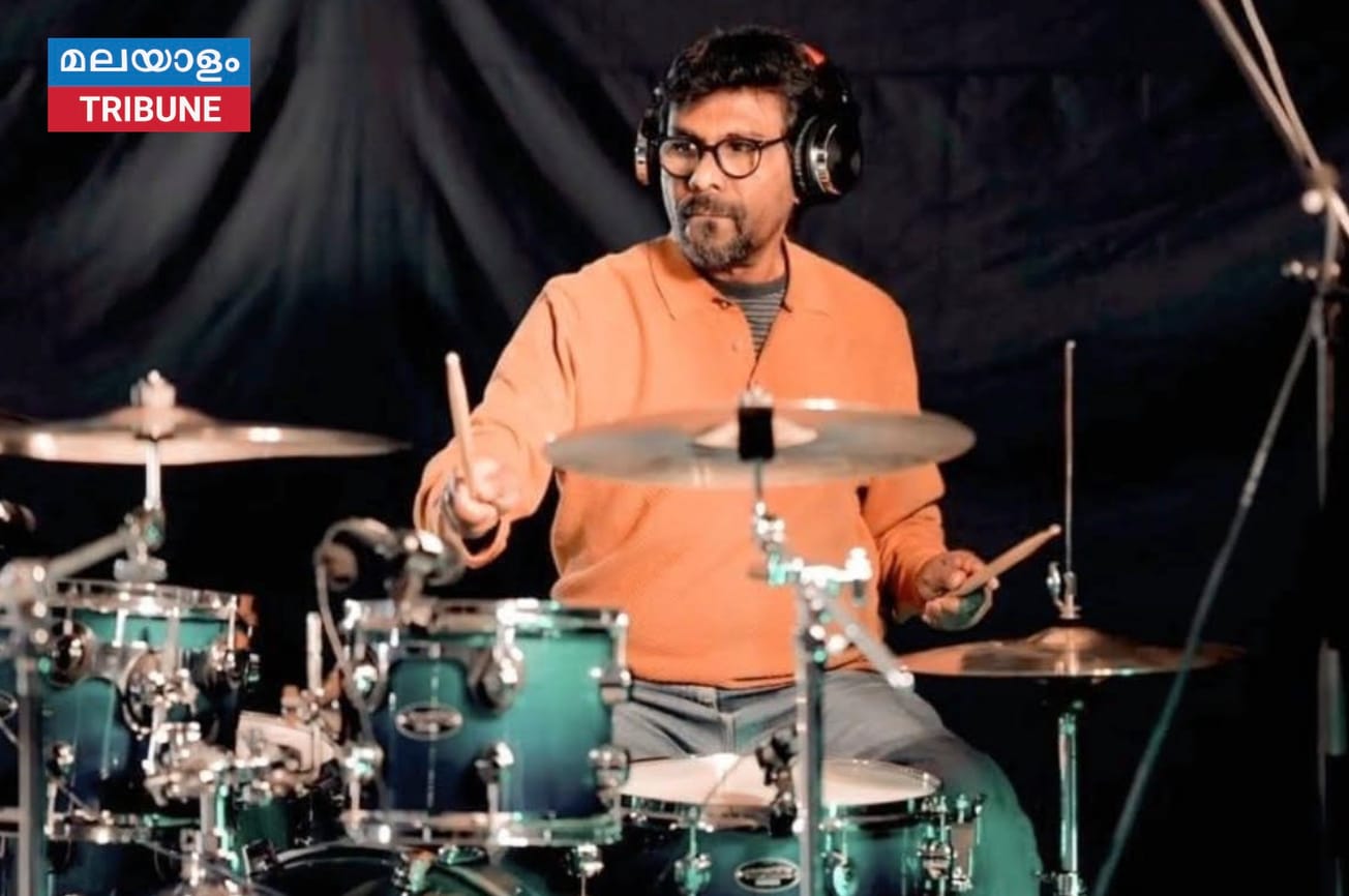 പിന്നണി ഗായകൻ വിൽസ്വരാജിനും മുതിർന്ന താളവാദ്യ വിദഗ്ധൻ ജോയ് തോമസിനും ഡാലസിൽ സ്വീകരണം നൽകുന്നു