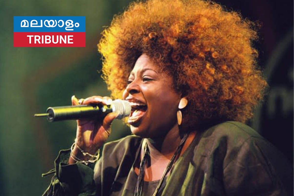 ഗ്രാമി നോമിനേഷൻ ലഭിച്ച ആർ & ബി ഗായിക ആൻജി സ്റ്റോൺ കാർ അപകടത്തിൽ കൊല്ലപ്പെട്ടു