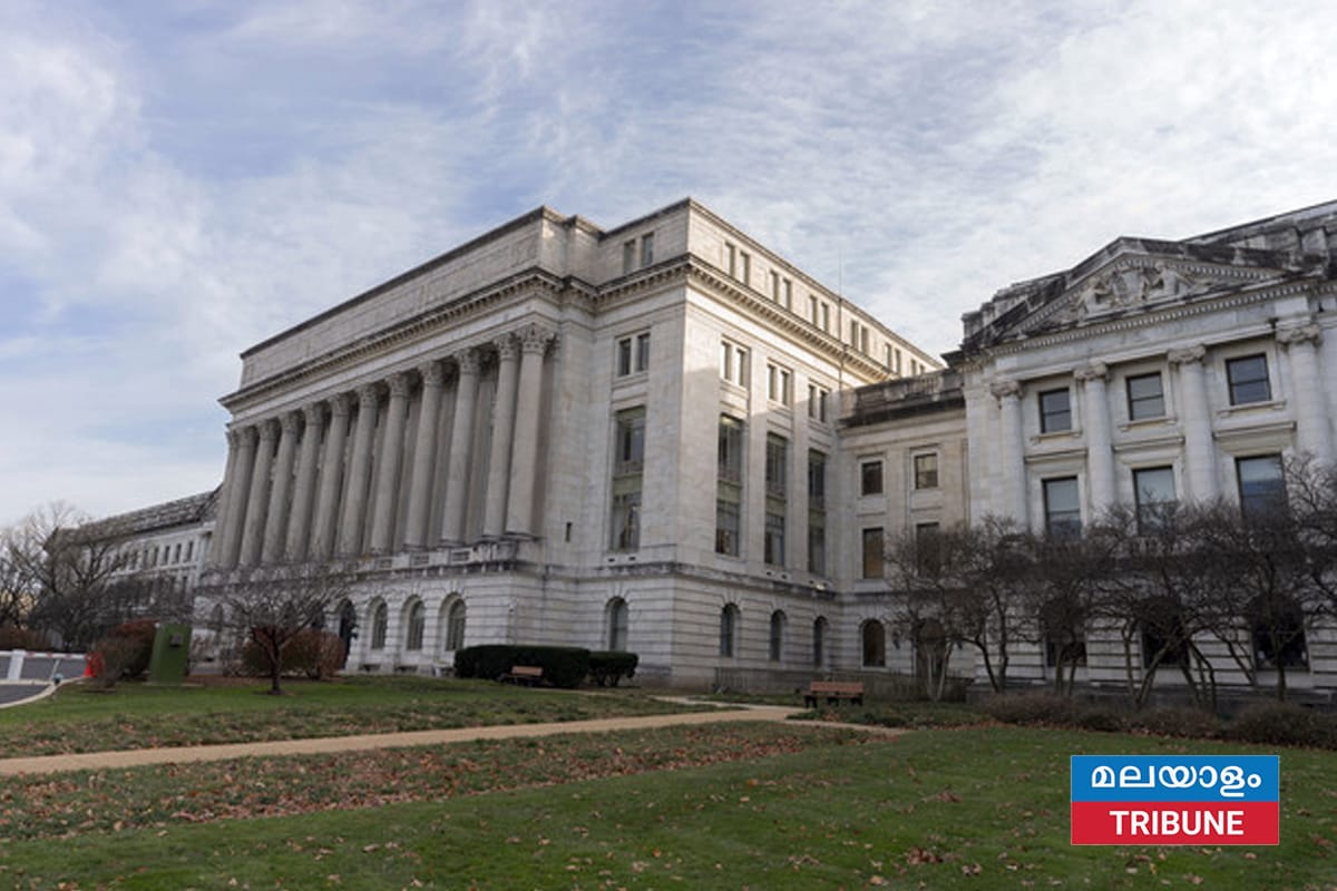 ട്രംപ് ഭരണകൂടത്തിന്റെ സ്വമേധയാ രാജി വാഗ്ദാനം സ്വീകരിച്ചത് 15000 ത്തി ലധികം ജീവനക്കാർ