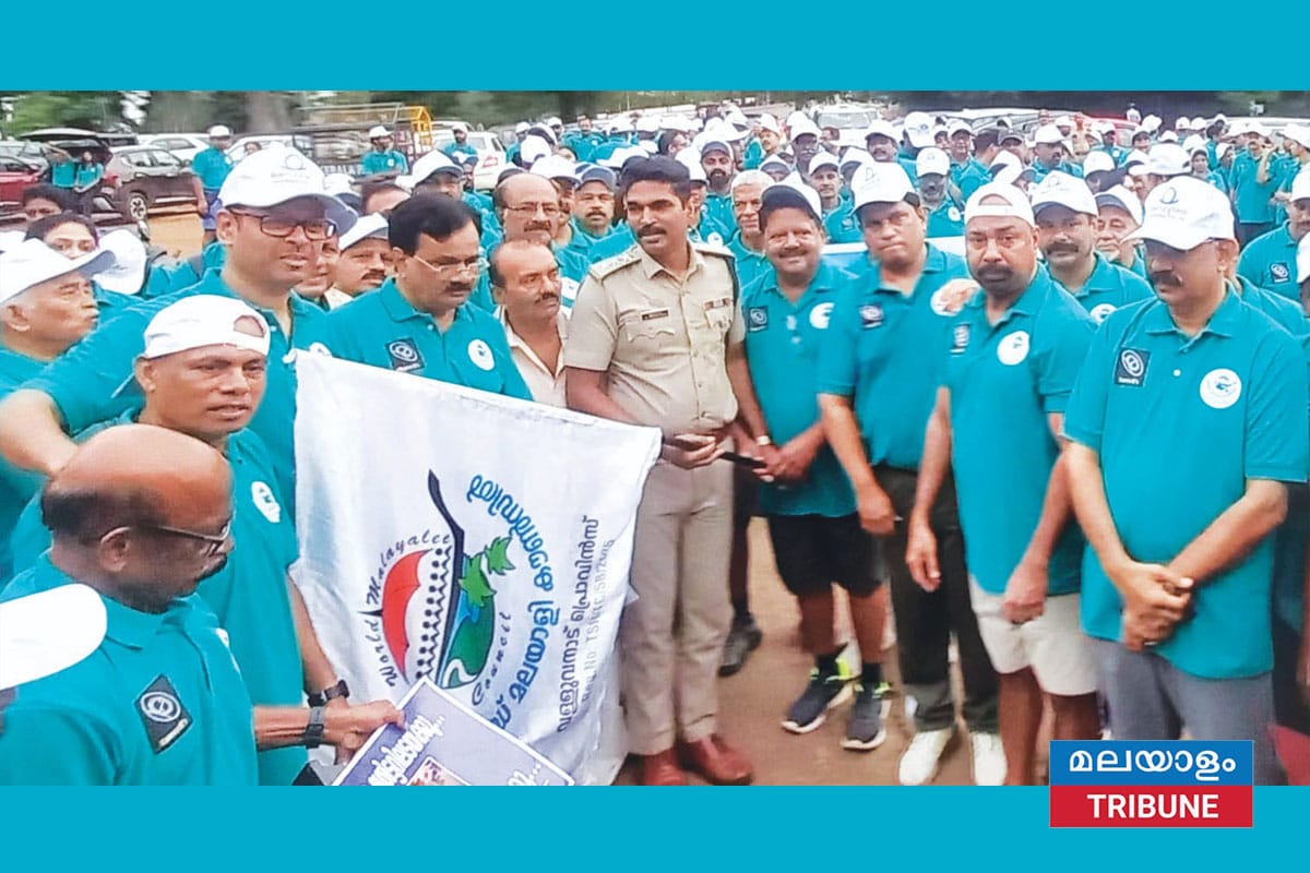 തെരുവുനായ് ഭീഷണിക്കെതിരേ പച്ചയണിഞ്ഞു 'മണ്‍സൂണ്‍ വാക്ക്'