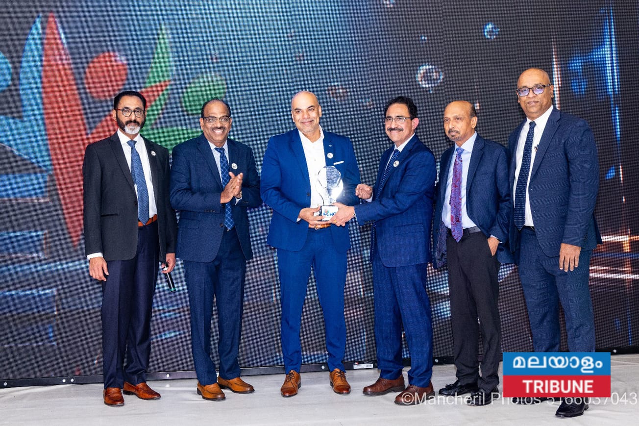 എക്കോ ഫാമിലി നൈറ്റ് പ്രൗഡ്ഢഗംഭീരമായി നടത്തപ്പെട്ടു; ഡോ. ബേബി സാം ശാമുവേലിന് ഹ്യുമാനിറ്റേറിയൻ അവാർഡ് സമ്മാനിച്ചു