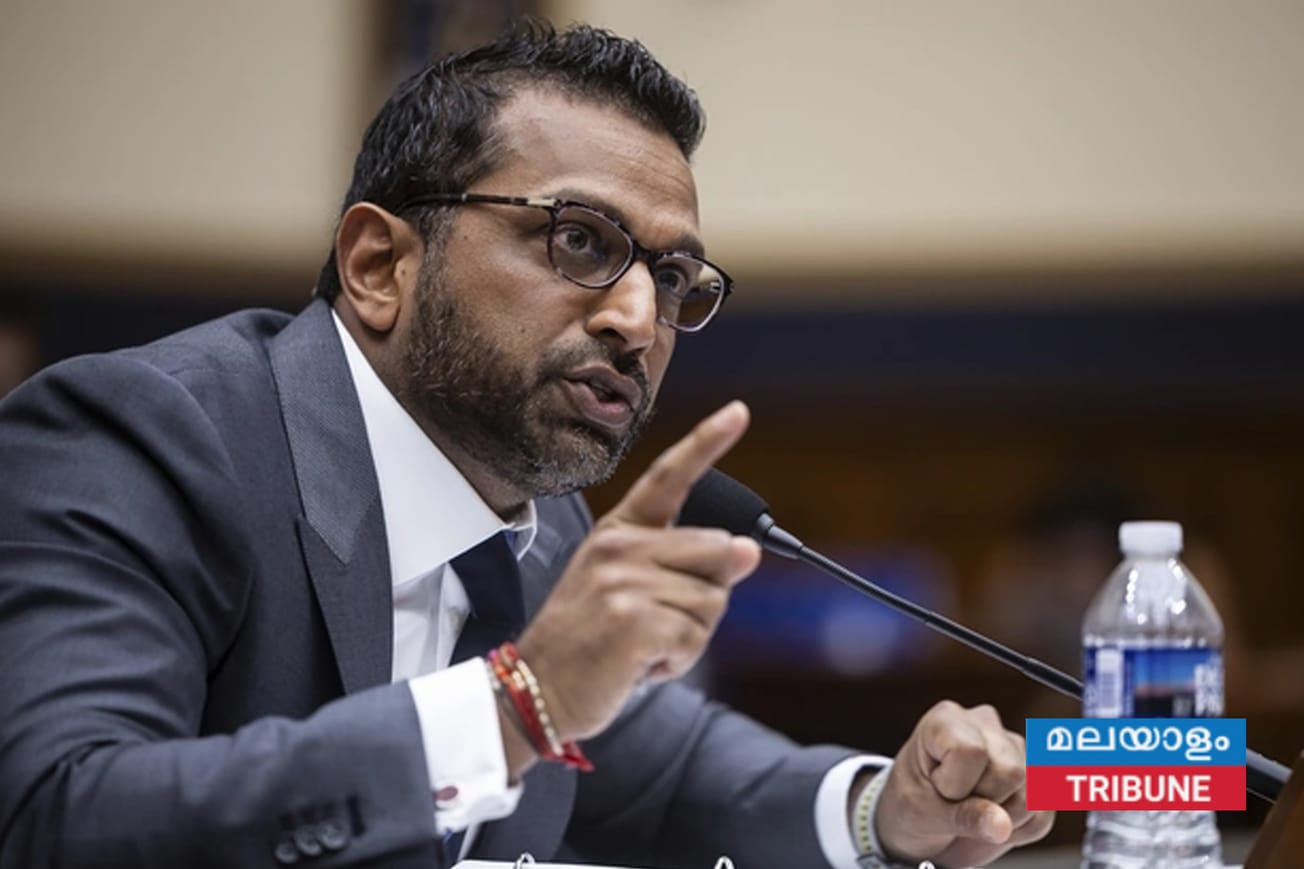 മുട്ടുകുത്തി പ്രതിഷേധിച്ചതിന് പുറത്താക്കപ്പെട്ട മുൻ എഫ്.ബി.ഐ.ഏജന്റുമാർ കേസ് നൽകി