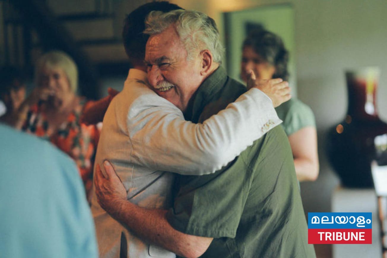 മരിച്ചെന്ന് കരുതിയ മകൻ 42 വർഷങ്ങൾക്ക് ശേഷം അമ്മയുടെ അരികിലെത്തി; ഒരു അപൂർവ്വ പുനസ്സമാഗമം
