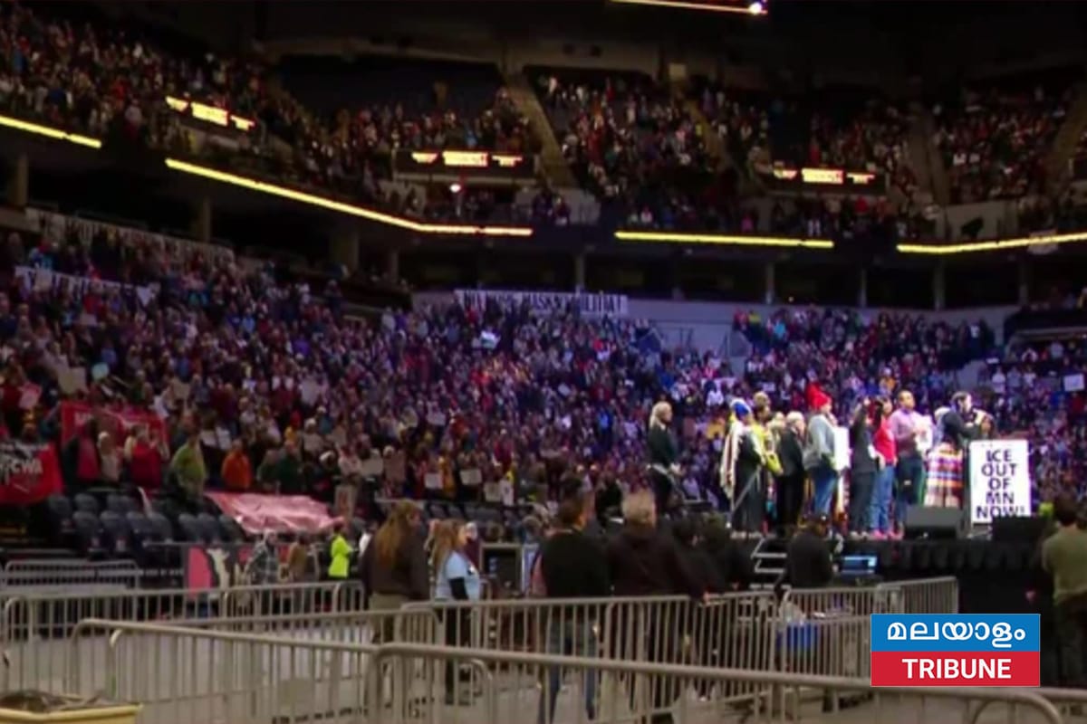 മിനിയാപൊളിസിൽ പൊതുപണിമുടക്കിന് സമാനമായ സാഹചര്യം:ഐസ് നടപടികൾക്കെതിരെ ആയിരങ്ങൾ തെരുവിൽ