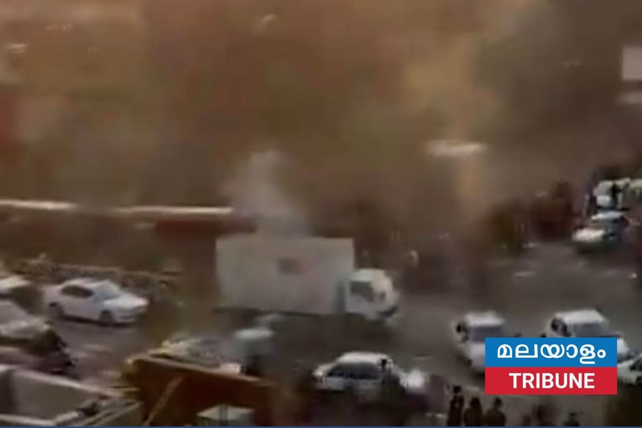 ഇറാനിൽ ഭരണകൂടവിരുദ്ധ പ്രക്ഷോഭം ശക്തമാകുന്നു: ബാരിക്കേഡുകൾ തകർത്ത് വിദ്യാർത്ഥികളും തെരുവിലേക്ക്